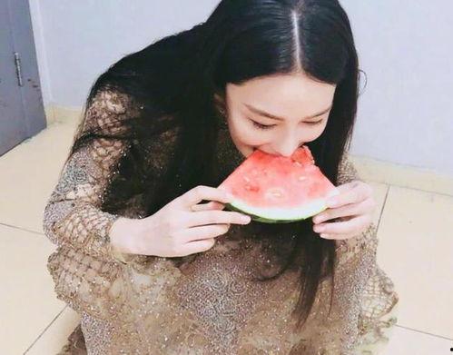 不同明星吃瓜图片高清,高清揭秘明星们的吃瓜瞬间