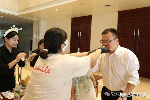 吃瓜事件结婚照,吃瓜事件背后的甜蜜婚照故事