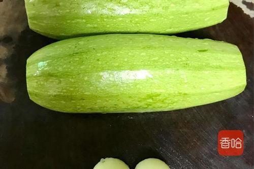 吃甜瓜还是吃蜜瓜热量低,揭秘哪一种更健康低卡