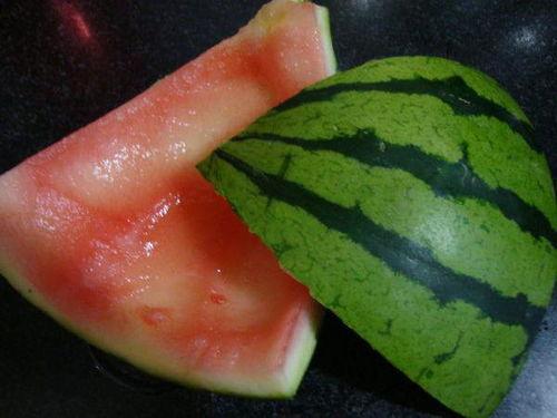 有瓜一起吃,与好友共享欢乐时光