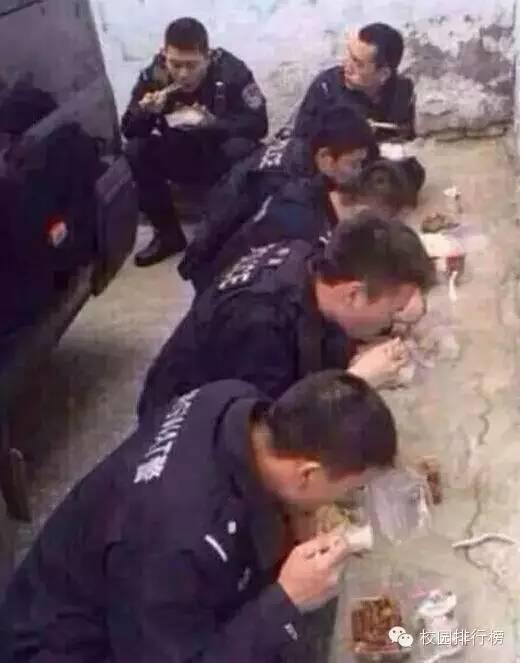 繁峙警察吃瓜事件,真相与反思