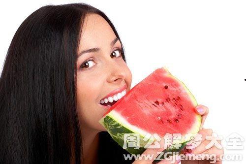 梦见别人吃瓜好吗,梦见别人吃瓜的寓意与启示