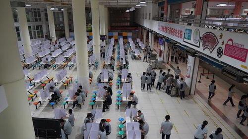 操场食堂吃瓜,吃瓜群众的欢乐盛宴